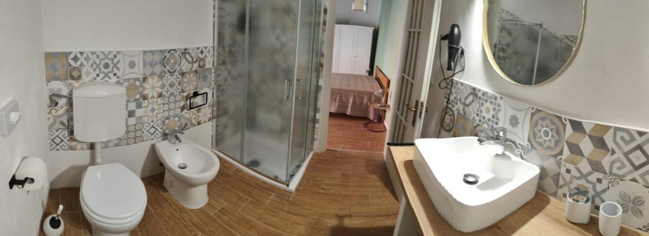 Magalocanda Stanze Sotto Al Castello Montemagno  エクステリア 写真