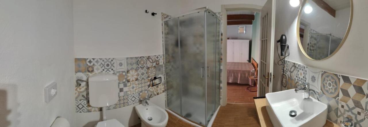 Magalocanda Stanze Sotto Al Castello Montemagno  エクステリア 写真